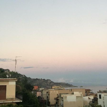 Ferienwohnung Ad Un Passo Dal Mare Giardini-Naxos Exterior foto